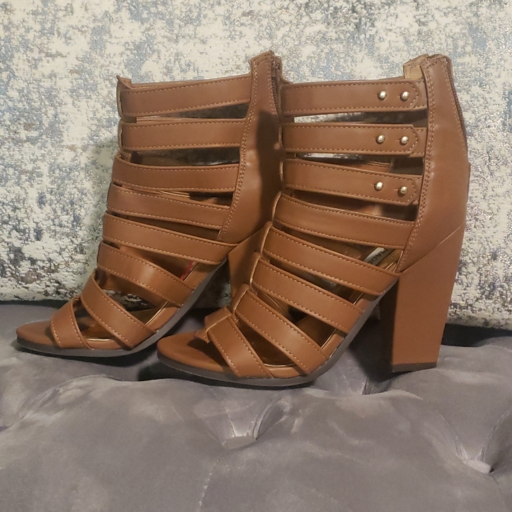 Heels - Picture 3 of 3